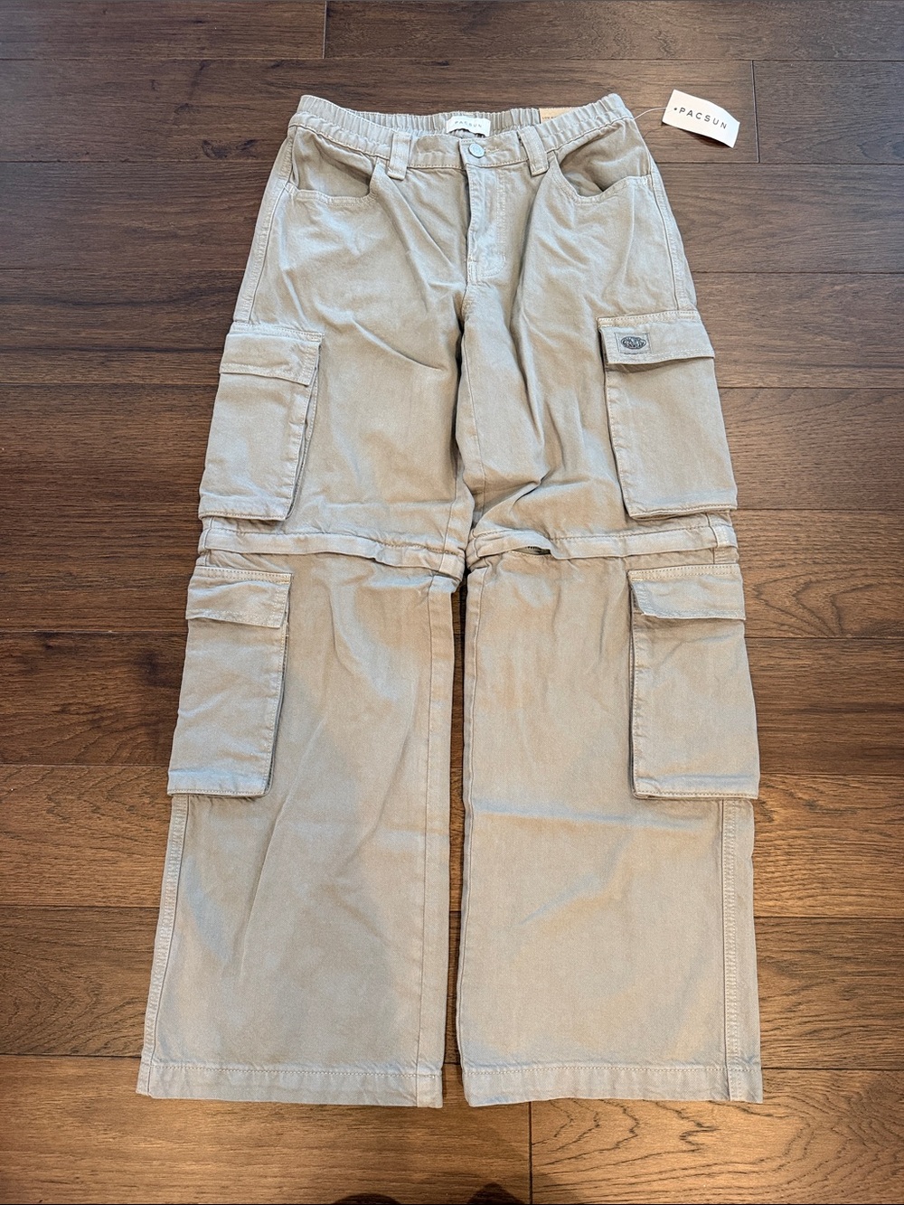 PacSun Low Rise Puddle Zip Off Cargo Convertible Pants in Green Small - C76-005